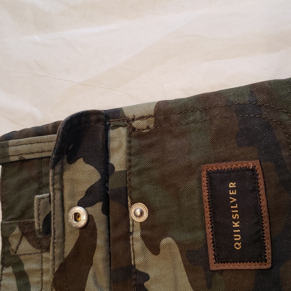 Quiksilver New Kids Camo Cargo Pocket Shorts (Little Boys) NWT Size 5 🎉HP🎉 - Picture 9 of 16
